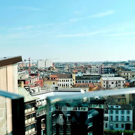 San Babila Duomo View With Shared Rooftop Terrace