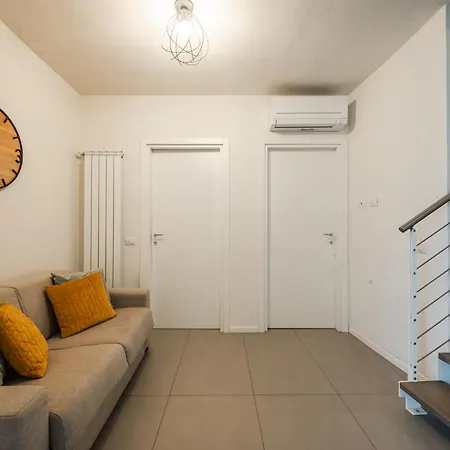 - Spazioso Vicino Metro Apartment