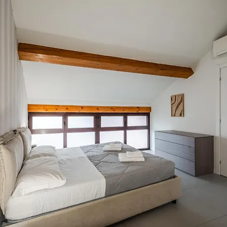 - Spazioso Vicino Metro Apartment *