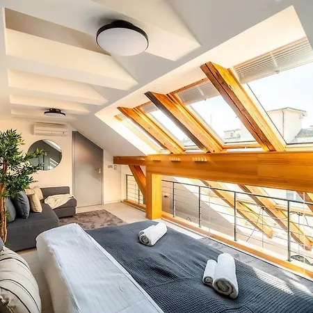 Near Duomo 4bedrooms * 米兰