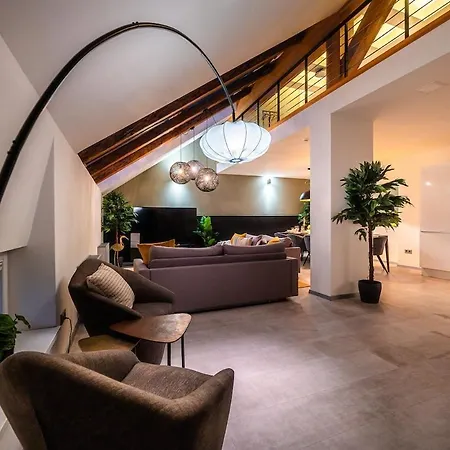 Near Duomo 4bedrooms * 米兰