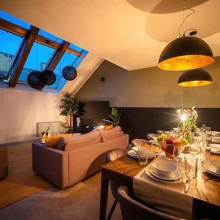 Near Duomo 4bedrooms 公寓