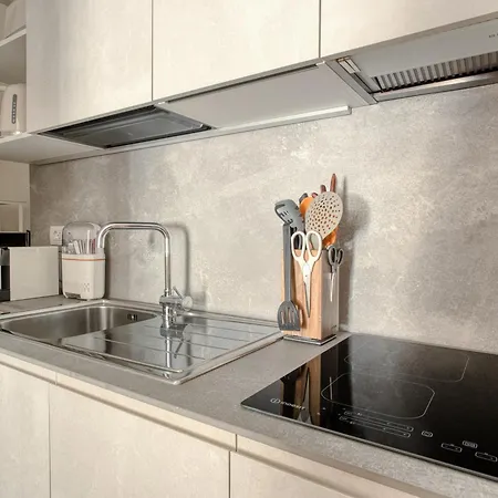 Joivy Classy Near Duomo Di Apartman *