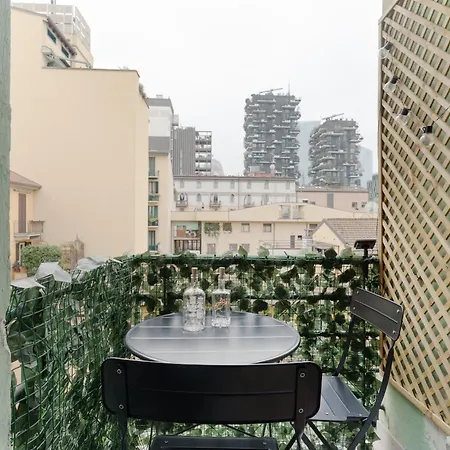 Garibaldi - Isola - Luminoso Bilocale Con Balcone *