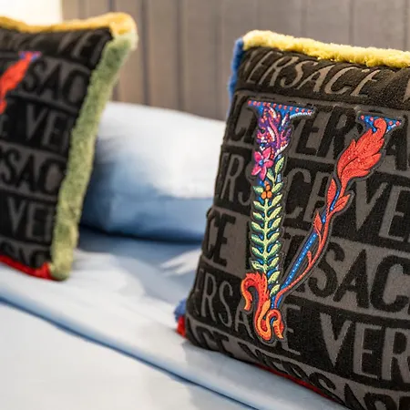 Casa In Palazzo Liberty - E Ben Collegato