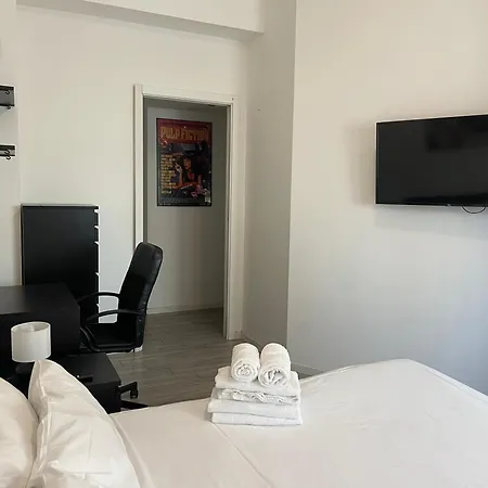 Gardone - Ampio Con 2 Da Letto - Comodo Per Duomo! 公寓 *