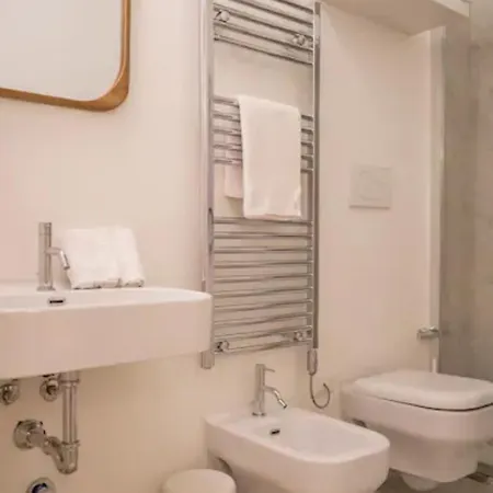 Garibaldi , Intrho * 밀라노