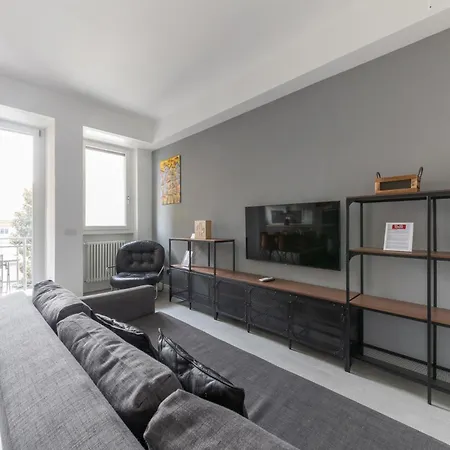 Modern And Comfortable In Cenisio Area *