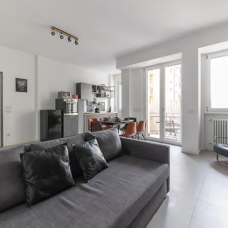 Modern And Comfortable In Cenisio Area