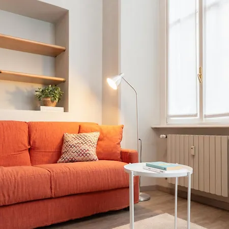 Da Laura - Center - M1 Station Apartment *