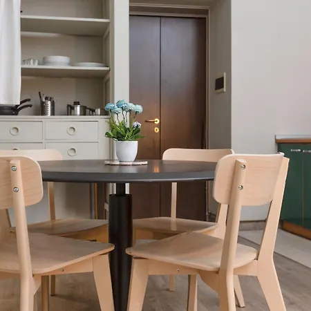 Da Laura - Center - M1 Station Apartment *