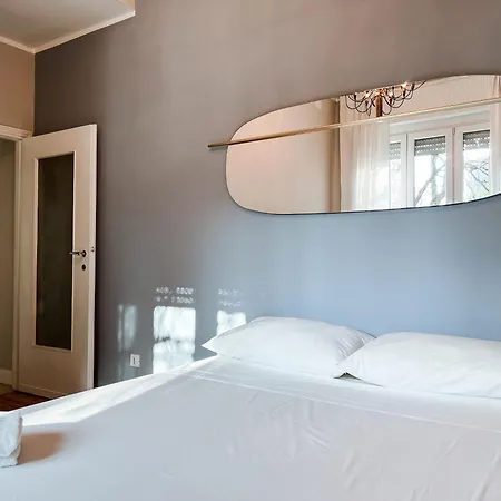 Isola Trendy Retreat - Large Flat, *