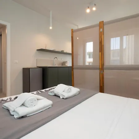 Close To The M3 Metro Apartament