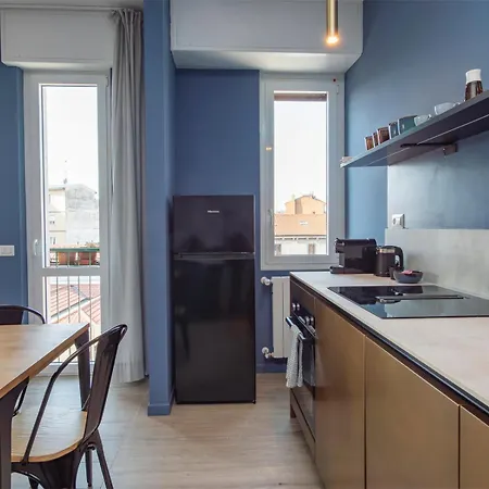 New Two-room A Stone's Throw From The M3 Metro Appartement