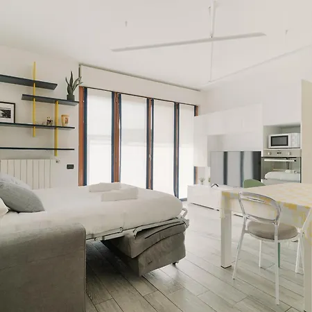 Precotto - G Pirelli - Bilocale Con Ampio Balcone Apartmán