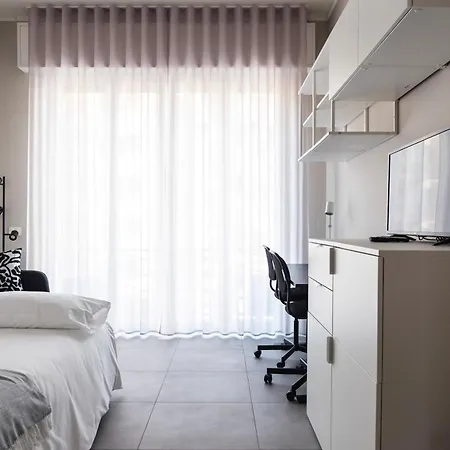 Youhosty - 3 Bedroom Citta Studi アパート *