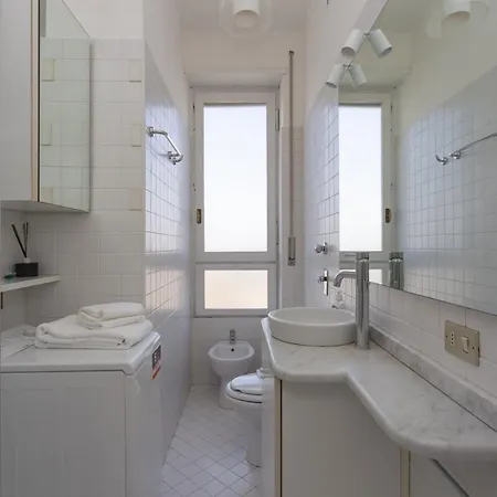 Appartement Skyline View Biancamano 1 Bdr With Balcony By Rentopolis