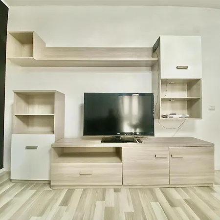 Lugano S&s Home, Moderna E Tranquilla, Vicino Al Centro Di Milano, Con Parcheggio Gratuito Esterno