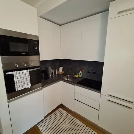 Via Tortona 10 * Μιλάνο