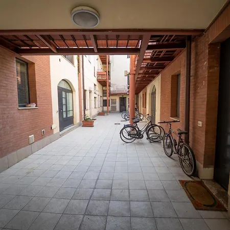 Easy Italy Prada Apartmán