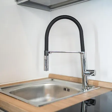 Comfort & Design Minutes Away From The Centre Mailand