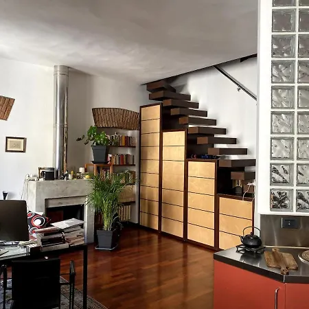 Adalbert House On 2 Levels דירה *