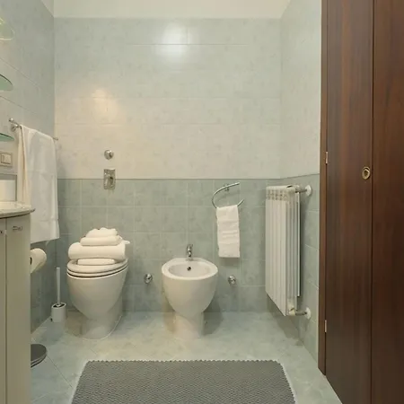 Daire Homeby, Casa Cartesio *