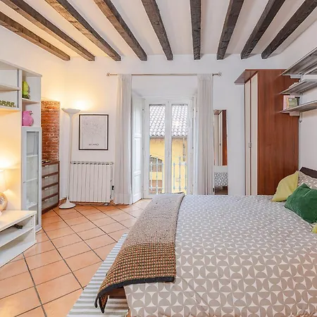 Comfort In Navigli Area Apartment *
