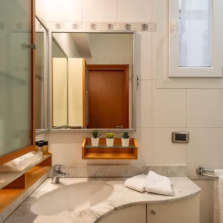 Lecco, 20 - In The Heart Of The Rainbow District *