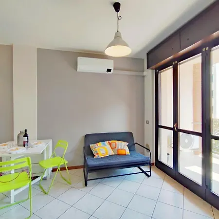 Station - With Terrace Apartment *