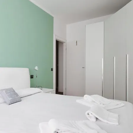 Sunny Hideaway Apartment *