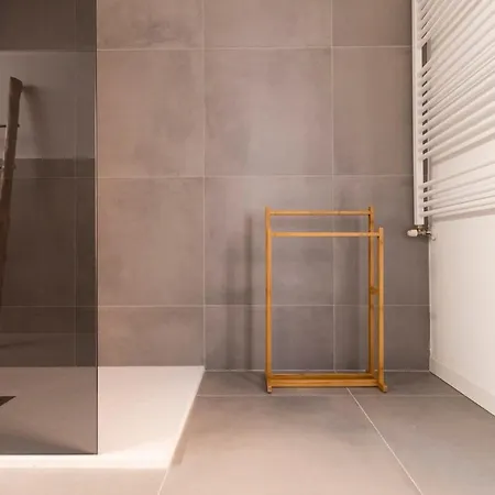 15th-century Apt, City-mxp Train * Mediolan