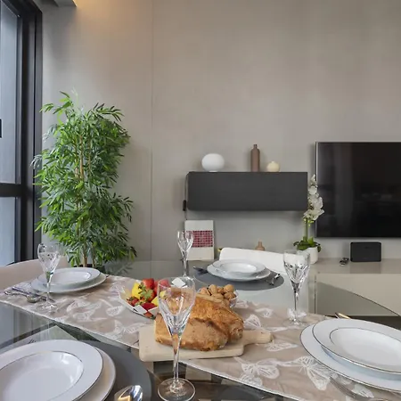 San Babila Tower With Panoramic Terrace Overlooking Duomo By Rentopolis Apartment *