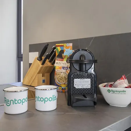 Apartment San Babila Tower With Panoramic Terrace Overlooking Duomo By Rentopolis *