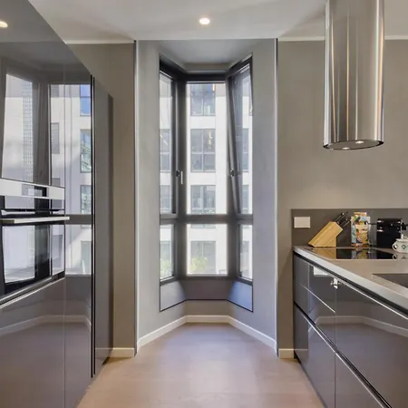Apartment San Babila Tower With Panoramic Terrace Overlooking Duomo By Rentopolis Mailand