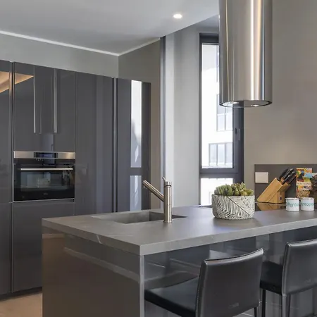 San Babila Tower With Panoramic Terrace Overlooking Duomo By Rentopolis Mailand