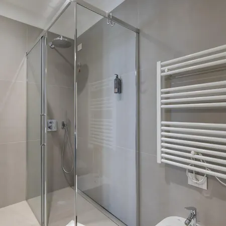 Apartment San Babila Tower With Panoramic Terrace Overlooking Duomo By Rentopolis Mailand