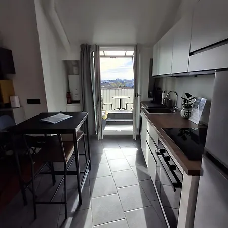 Terrazzo Di Bicocca Niguarda M5 M3 Ice Park & Garibadi Station *