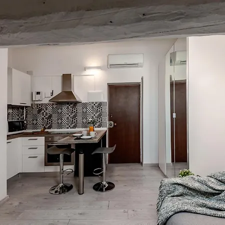 Stayeasy Corso 9 - Attic Mediolan