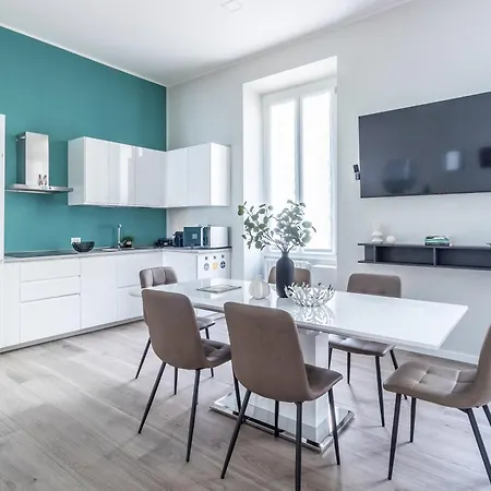 Design Penthouse In Porta Venezia *