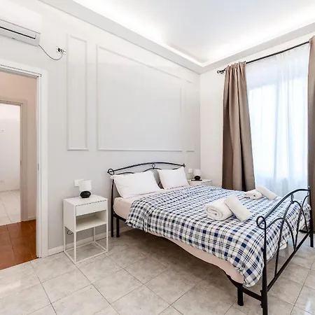 Smile In * ميلان