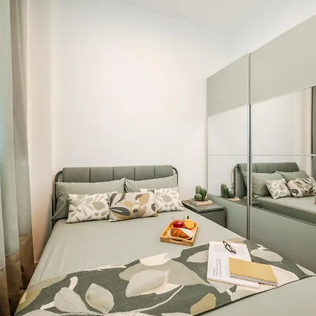 The Golden Retreat - San Babila Duomo 아파트