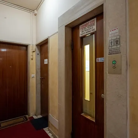 Apartman Mac Mahon 9 *