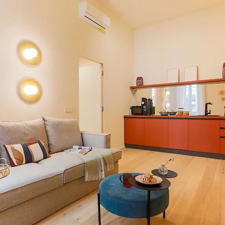 The Rent - Characterful Two-bedroom Flat Steps From Palestro