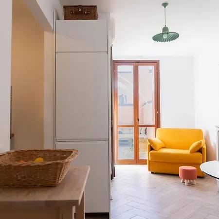 Cozy With A Large Terrace Porta Romana Daire Milano