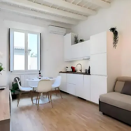 Sottocorno White, Historic Center, 아파트 *