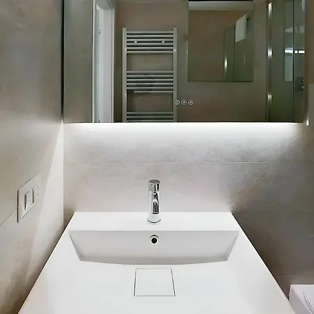 Sottocorno White, Historic Center, Milan