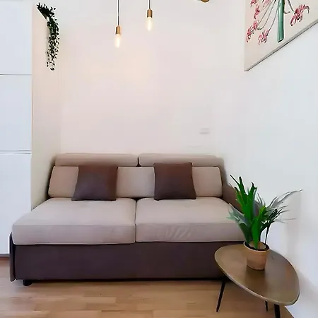 아파트 Sottocorno White, Historic Center,