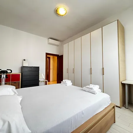 アパート Kibilu - Bilocale Citta Studi, San Raffaele, Linate ミラノ