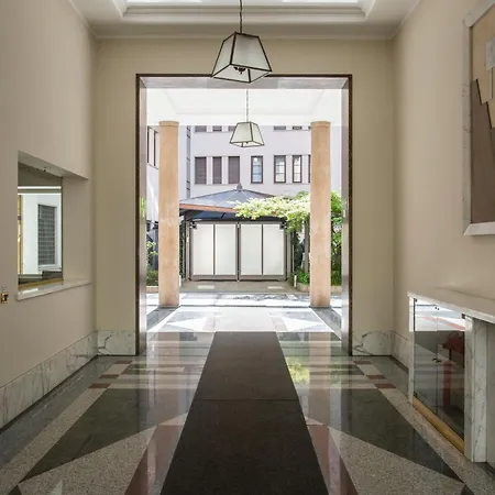 Vittoria Flat 18 - * מילאנו